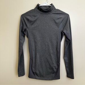 Under Armour Long Sleeve Turtle Neck Fitted Base Layer in Grey Size Small
